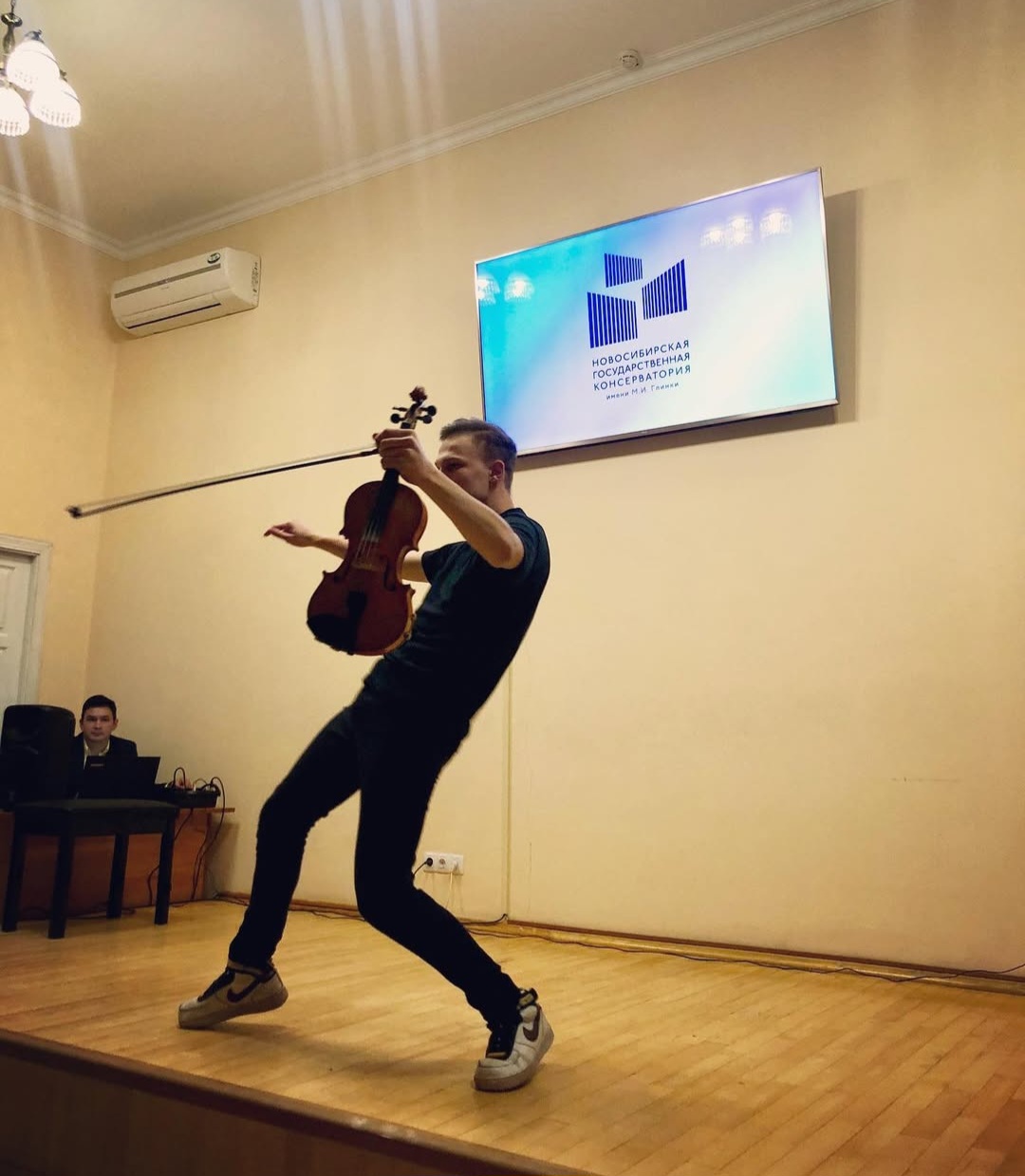Фото исполнителя